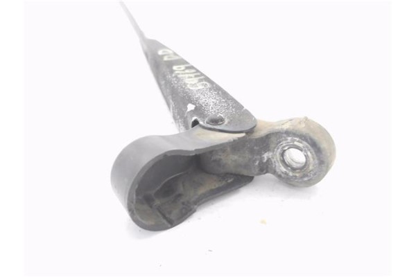 Recambio de brazo limpiaparabrisas delantero derecho para nissan terrano (wd21) 2.7 td 4wd referencia OEM IAM 2888001G 2888001G6