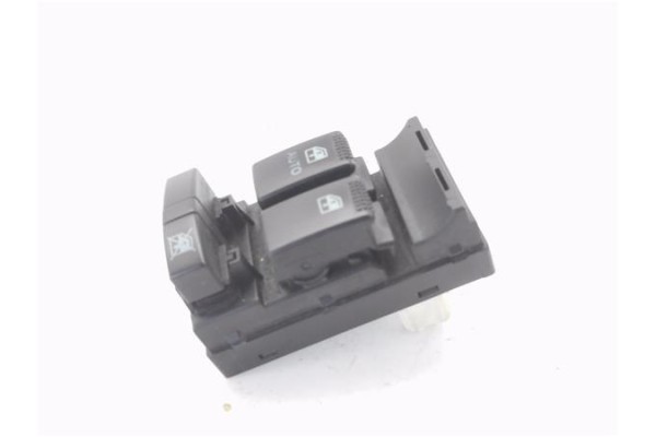 Recambio de mando elevalunas delantero izquierdo para hyundai coupe (rd) 1.6 fx referencia OEM IAM 935702C500  