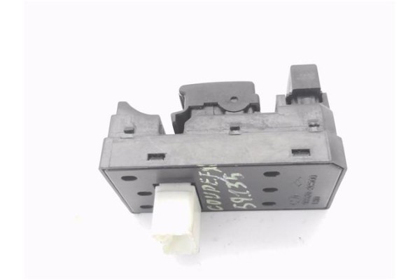 Recambio de mando elevalunas delantero izquierdo para hyundai coupe (rd) 1.6 fx referencia OEM IAM 935702C500  