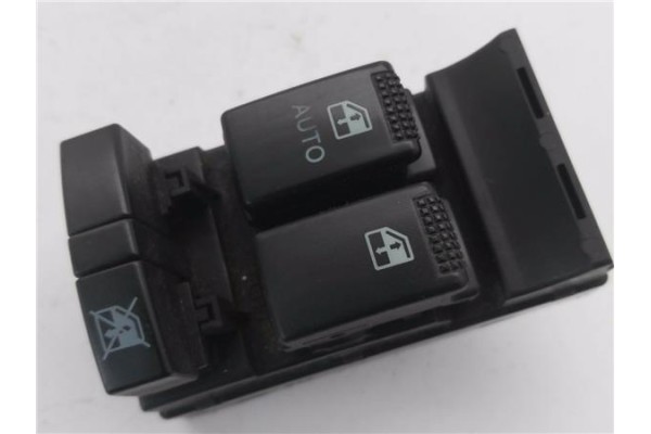 Recambio de mando elevalunas delantero izquierdo para hyundai coupe (rd) 1.6 fx referencia OEM IAM 935702C500  