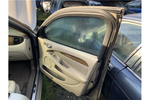 Recambio de puerta delantero derecha para jaguar x-type 2.0 d executive referencia OEM IAM C2S21952 C2S42629 