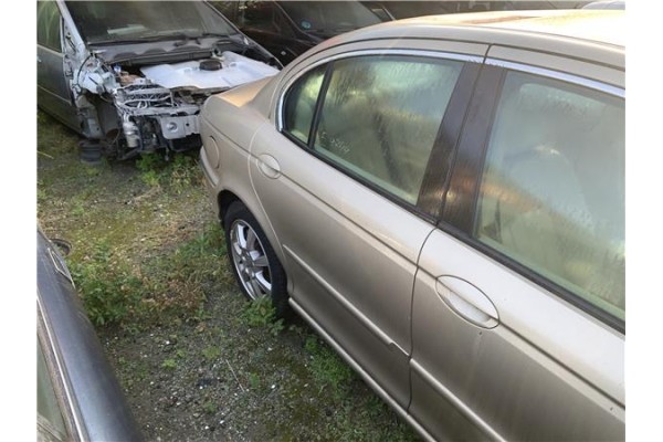 Recambio de puerta trasero derecha para jaguar x-type 2.0 d executive referencia OEM IAM C2S29427 C2S42631 