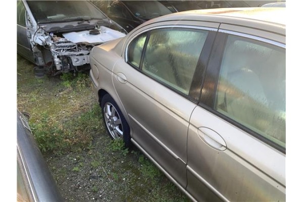 Recambio de puerta trasero derecha para jaguar x-type 2.0 d executive referencia OEM IAM C2S29427 C2S42631 