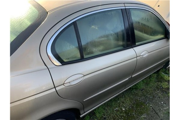 Recambio de puerta trasero derecha para jaguar x-type 2.0 d executive referencia OEM IAM C2S29427 C2S42631 