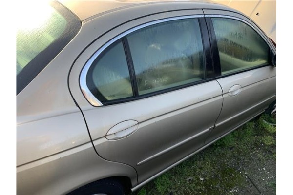 Recambio de puerta trasero derecha para jaguar x-type 2.0 d executive referencia OEM IAM C2S29427 C2S42631 