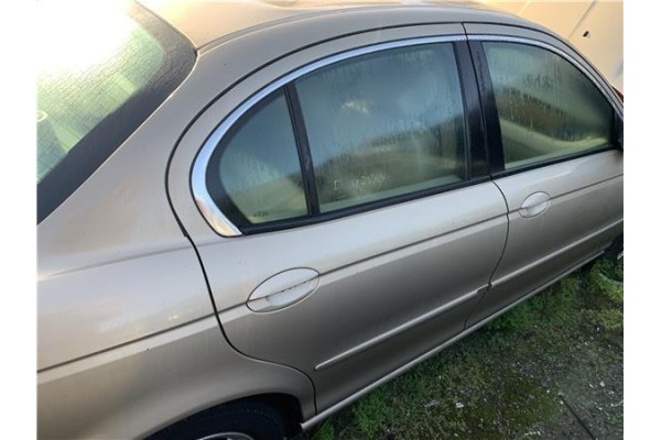 Recambio de puerta trasero derecha para jaguar x-type 2.0 d executive referencia OEM IAM C2S29427 C2S42631 