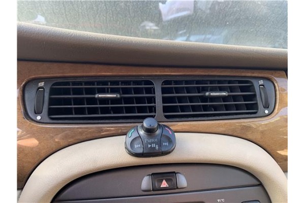 Recambio de rejilla entrada de aire para jaguar x-type 2.0 d executive referencia OEM IAM C2S32925  