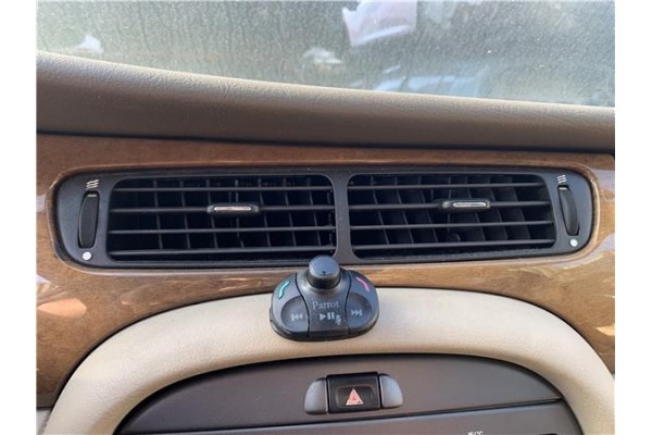 Recambio de rejilla entrada de aire para jaguar x-type 2.0 d executive referencia OEM IAM C2S32925  