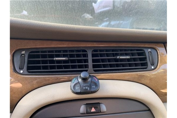 Recambio de rejilla entrada de aire para jaguar x-type 2.0 d executive referencia OEM IAM C2S32925  