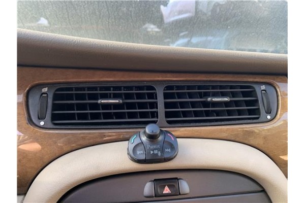 Recambio de rejilla entrada de aire para jaguar x-type 2.0 d executive referencia OEM IAM C2S32925  