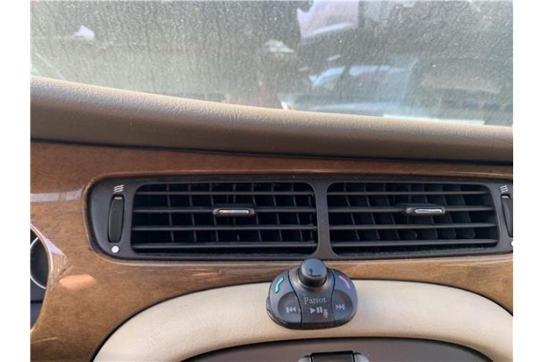 Recambio de rejilla entrada de aire para jaguar x-type 2.0 d executive referencia OEM IAM C2S32925  