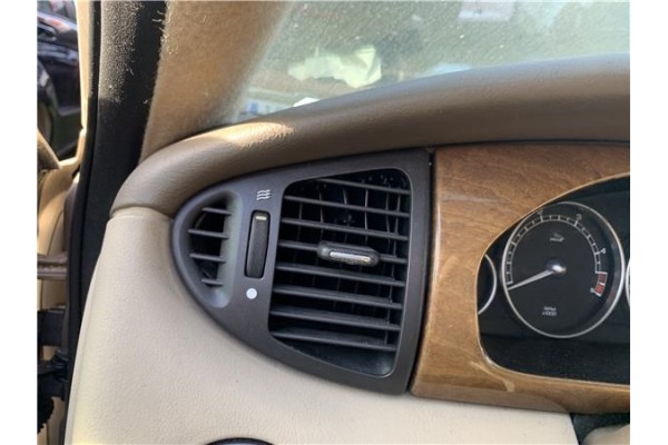 Recambio de rejilla entrada de aire para jaguar x-type 2.0 d executive referencia OEM IAM C2S20106  