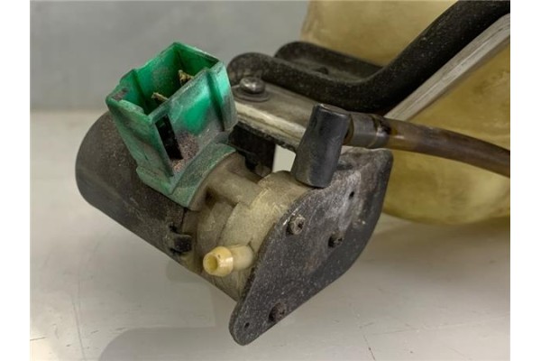 Recambio de deposito limpiaparabrisas para nissan terrano (wd21) 2.7 td 4wd referencia OEM IAM 2891046G00  