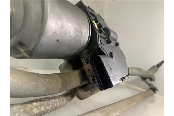 Recambio de motor limpiaparabrisas delantero para audi a6 avant (4f5) 2.7 tdi referencia OEM IAM 0390241771  