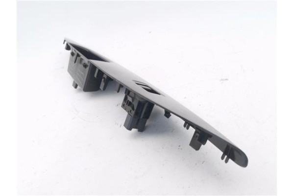 Recambio de mando elevalunas delantero derecho para mitsubishi space star (a00) 1.2 motion referencia OEM IAM A8608A242 7221C682