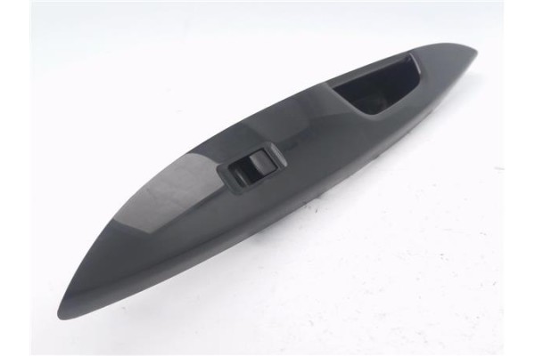 Recambio de mando elevalunas delantero derecho para mitsubishi space star (a00) 1.2 motion referencia OEM IAM A8608A242 7221C682