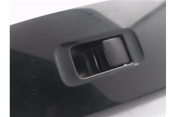 Recambio de mando elevalunas delantero derecho para mitsubishi space star (a00) 1.2 motion referencia OEM IAM A8608A242 7221C682