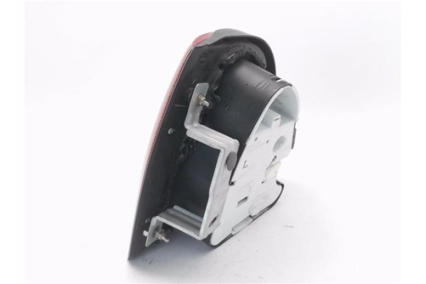 Recambio de piloto trasero derecho para nissan sunny berlina (n14) 1.4 lx referencia OEM IAM 22063324  