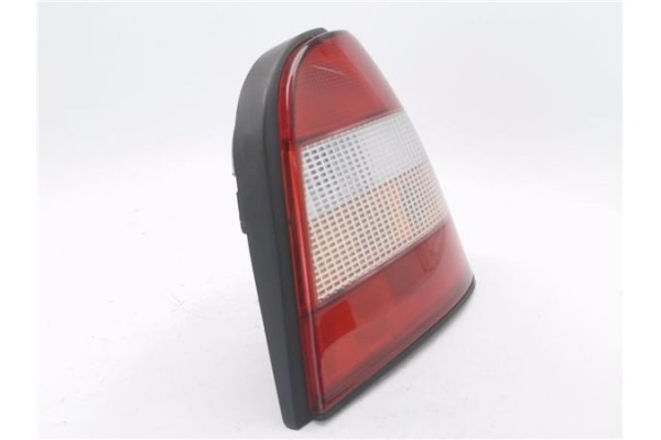 Recambio de piloto trasero derecho para nissan sunny berlina (n14) 1.4 lx referencia OEM IAM 22063324  