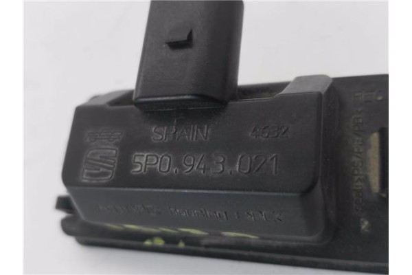 Recambio de piloto matricula para seat ibiza (6l1) 1.9 tdi referencia OEM IAM 5P0943021  