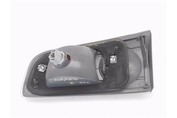 Recambio de piloto porton trasero izquierdo para mazda 2 (b2w) 1.4 referencia OEM IAM 6M7113547BF  