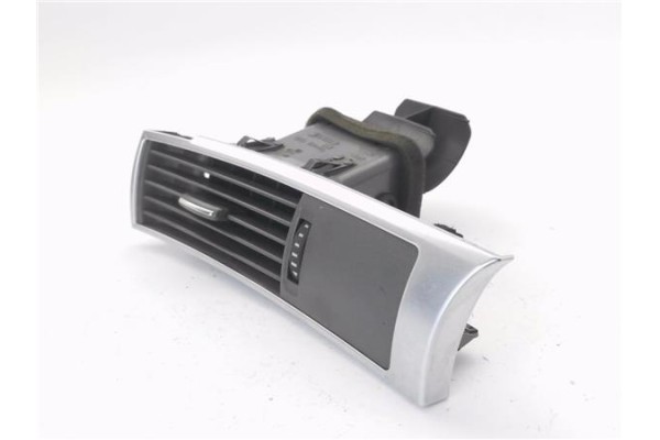 Recambio de rejilla entrada de aire para audi a6 avant (4f5) 2.7 tdi referencia OEM IAM 4F1820901C  