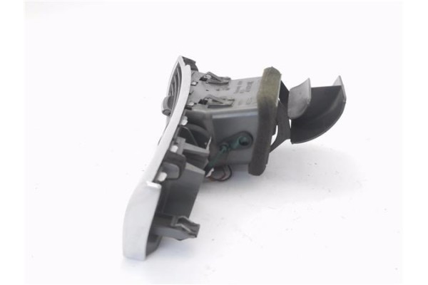 Recambio de rejilla entrada de aire para audi a6 avant (4f5) 2.7 tdi referencia OEM IAM 4F1820901C  