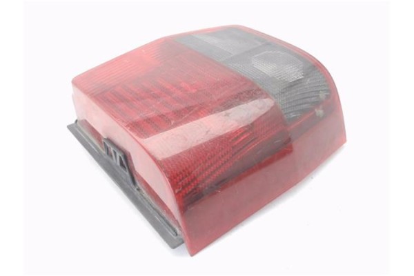 Recambio de piloto trasero derecho para fiat uno (146) 1.0 45 elba referencia OEM IAM 7640238  