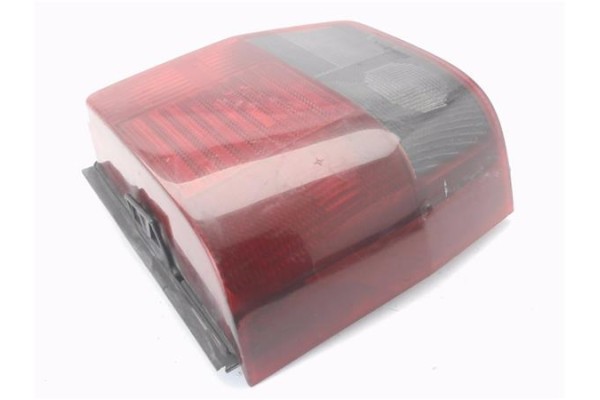 Recambio de piloto trasero derecho para fiat uno (146) 1.0 45 sg referencia OEM IAM 7640238  