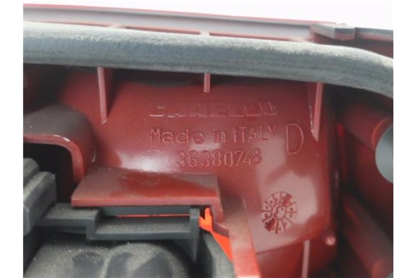 Recambio de piloto trasero derecho para alfa romeo 145 1.4 referencia OEM IAM 36380748  