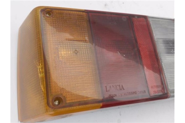 Recambio de piloto trasero izquierdo para lancia y 10 1.0 fire referencia OEM IAM 294577S  