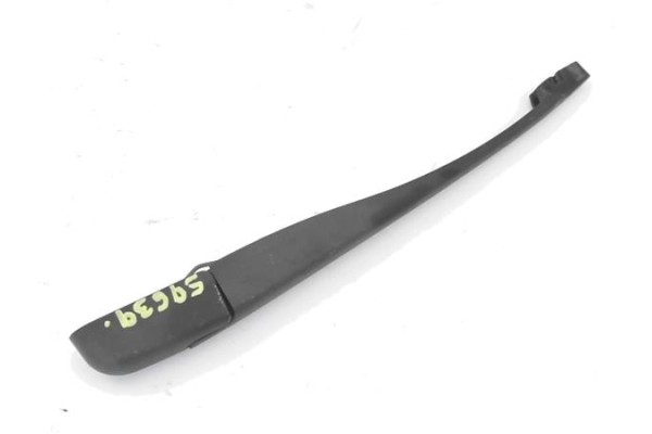 Recambio de brazo limpiaparabrisas trasero para peugeot 206 1.4 i referencia OEM IAM   