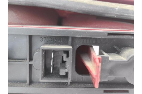 Recambio de piloto trasero derecho para alfa romeo 146 1.4 t.spark junior referencia OEM IAM 37180751 37181751 