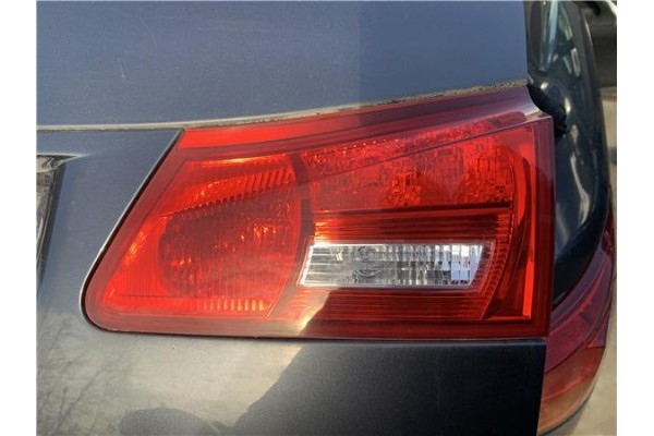 Recambio de piloto porton trasero derecho para lexus is ii (_xe2_) 220 d (ale20) referencia OEM IAM 8158153070  