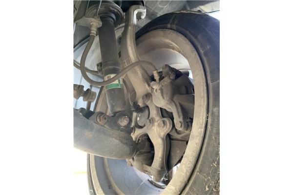 Recambio de mangueta delantero derecha para lexus is ii (_xe2_) 220 d (ale20) referencia OEM IAM N62R W0039 