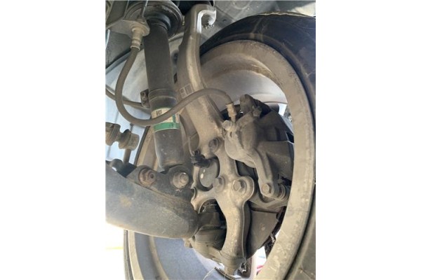 Recambio de mangueta delantero derecha para lexus is ii (_xe2_) 220 d (ale20) referencia OEM IAM N62R W0039 