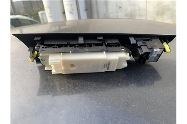 Recambio de mando elevalunas delantero izquierdo para lexus is ii (_xe2_) 220 d (ale20) referencia OEM IAM 8404053080  