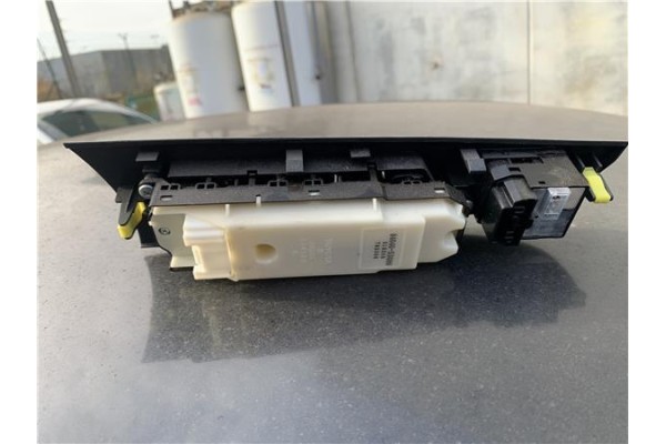 Recambio de mando elevalunas delantero izquierdo para lexus is ii (_xe2_) 220 d (ale20) referencia OEM IAM 8404053080  