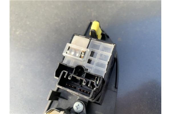 Recambio de mando elevalunas delantero izquierdo para lexus is ii (_xe2_) 220 d (ale20) referencia OEM IAM 8404053080  