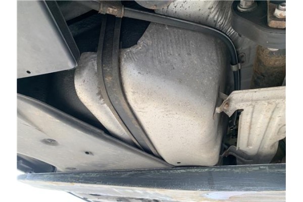 Recambio de deposito combustible para lexus is ii (_xe2_) 220 d (ale20) referencia OEM IAM 7700153100 7700153101 