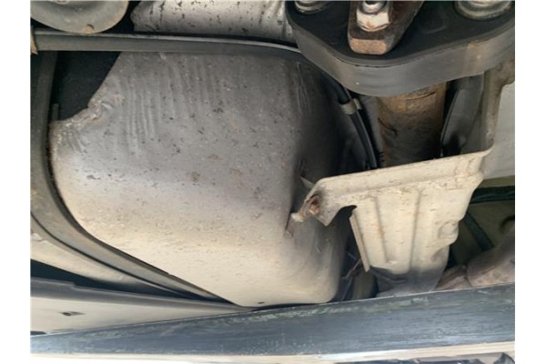 Recambio de deposito combustible para lexus is ii (_xe2_) 220 d (ale20) referencia OEM IAM 7700153100 7700153101 