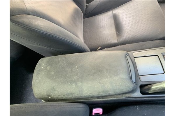 Recambio de consola para lexus is ii (_xe2_) 220 d (ale20) referencia OEM IAM 5881053040C8 5881053041C8 