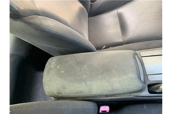 Recambio de consola para lexus is ii (_xe2_) 220 d (ale20) referencia OEM IAM 5881053040C8 5881053041C8 