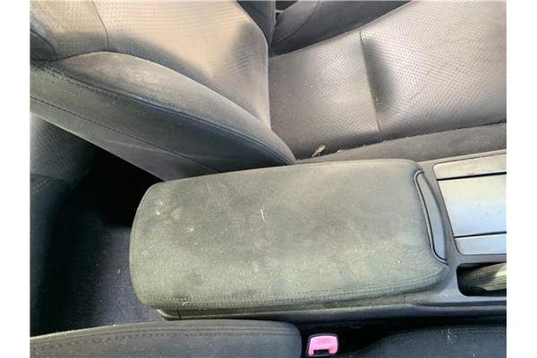 Recambio de consola para lexus is ii (_xe2_) 220 d (ale20) referencia OEM IAM 5881053040C8 5881053041C8 