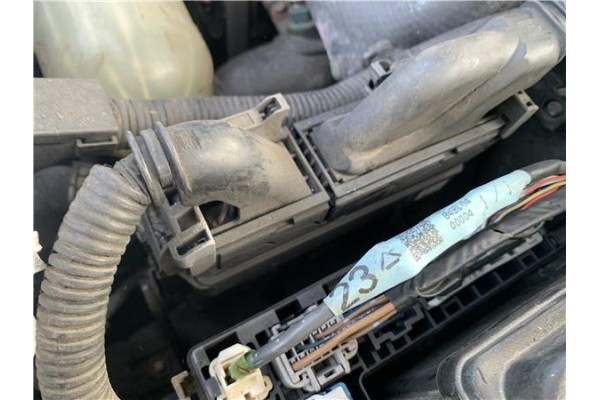 Recambio de centralita para lexus is ii (_xe2_) 220 d (ale20) referencia OEM IAM 8966153740 8966153742 