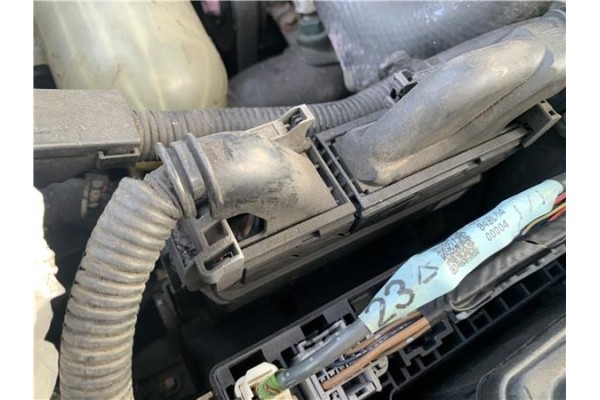 Recambio de centralita para lexus is ii (_xe2_) 220 d (ale20) referencia OEM IAM 8966153740 8966153742 