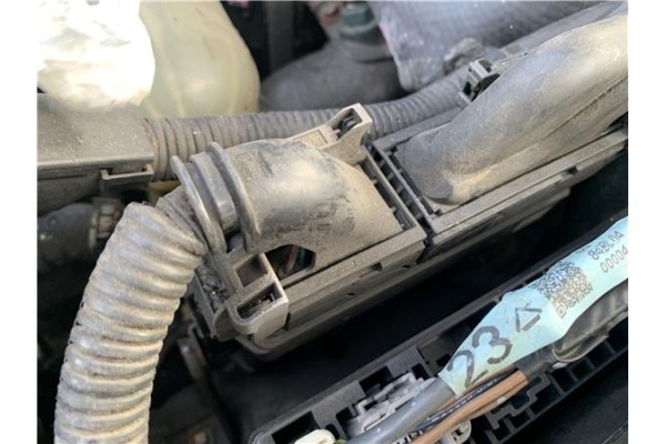 Recambio de centralita para lexus is ii (_xe2_) 220 d (ale20) referencia OEM IAM 8966153740 8966153742 