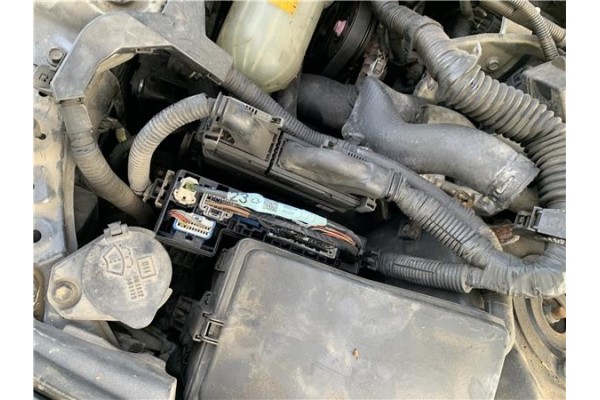 Recambio de centralita para lexus is ii (_xe2_) 220 d (ale20) referencia OEM IAM 8966153740 8966153742 