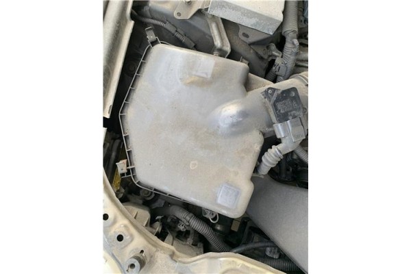 Recambio de carcasa filtro aire para lexus is ii (_xe2_) 220 d (ale20) referencia OEM IAM 1770026350 2220430010 