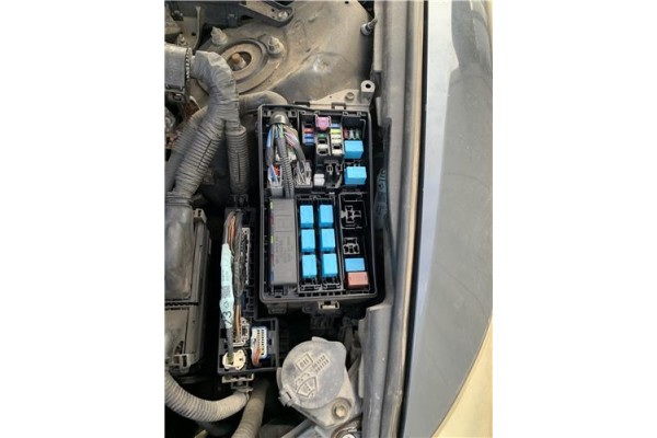 Recambio de caja fusibles/rele para lexus is ii (_xe2_) 220 d (ale20) referencia OEM IAM 8266253070 8675XA2 